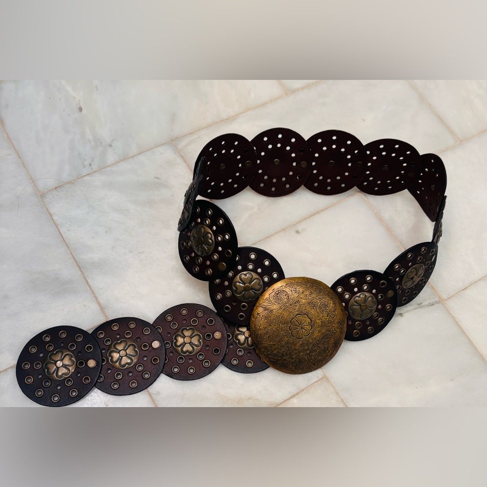 Decorative Leather Disk Belt with Ornate Brass Medallion - Brown and Brass